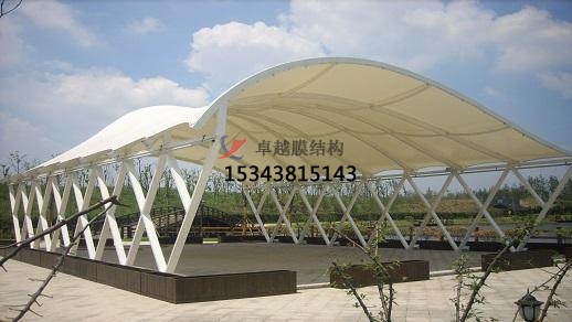 ?？谏虡I(yè)廣場雨棚搭建
